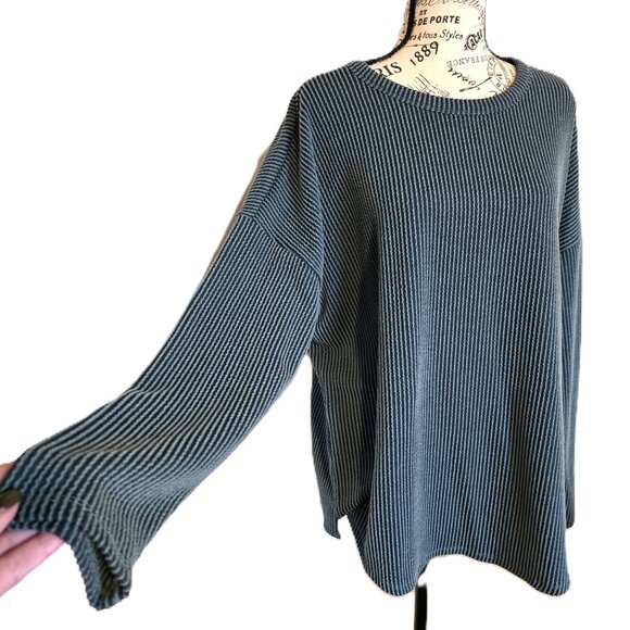 Teal Blouse - Picture 2 of 3